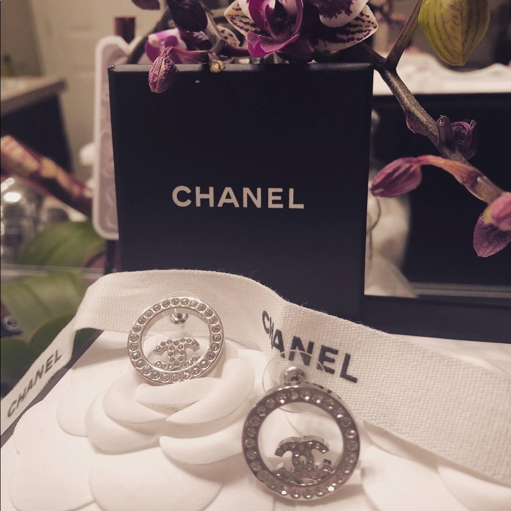Authentic Chanel earring.